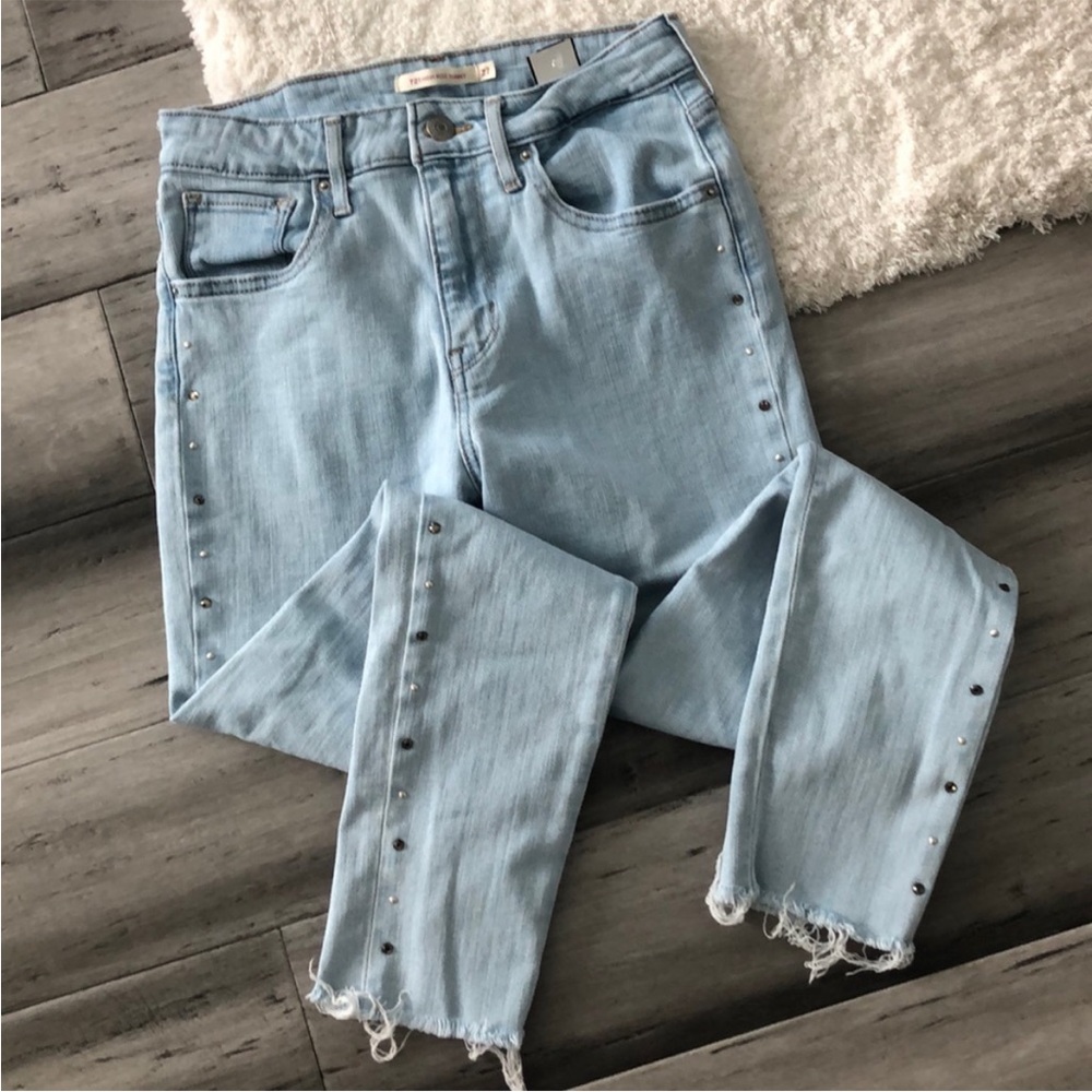 721 Levi high rise skinny Jean size 27.